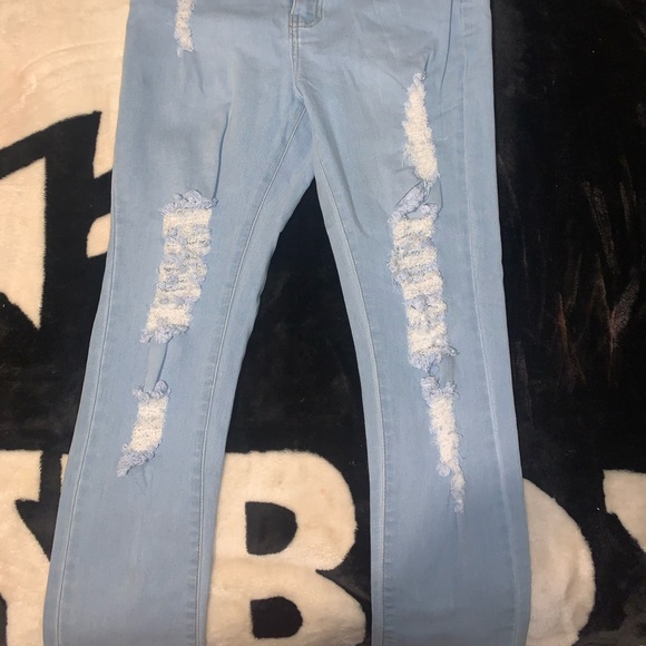 FashionNova High Waist Tempe Distressed Jeans - Picture 3 of 13